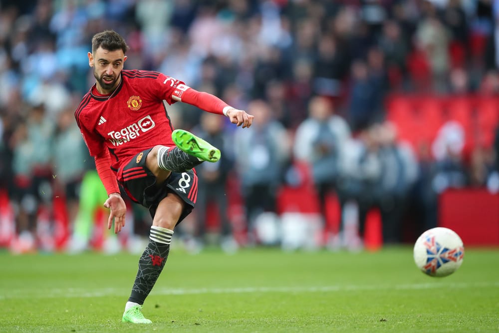 Bruno Fernandes of Manchester United strikes his penalty.