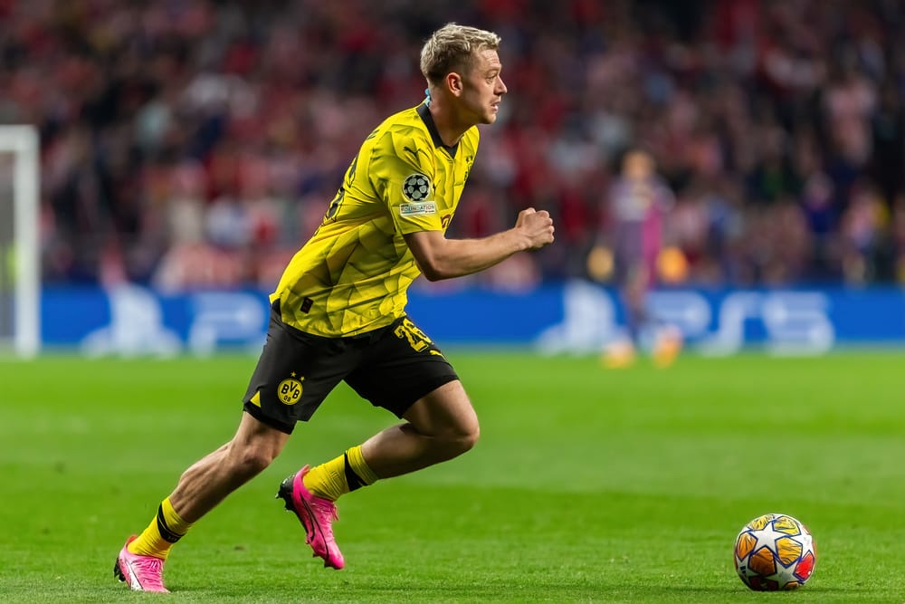 Champions League match between Atletico and Borussia Dortmund.