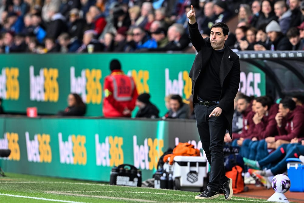 Bournemouth's Strategic Signing: Barcelona's Julian Araujo Joins the Cherries.