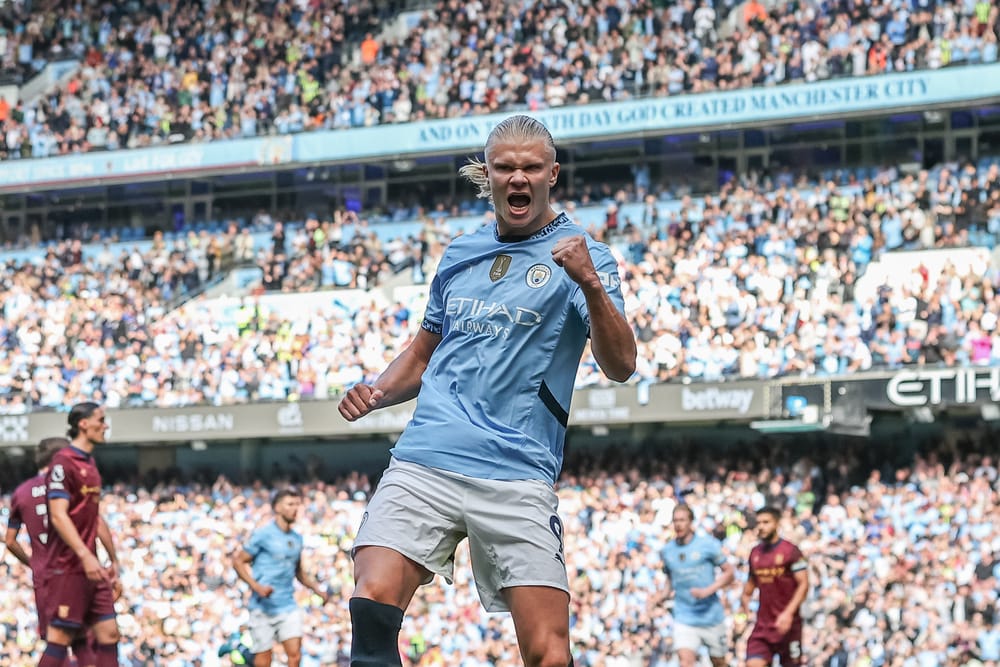 Erling Haaland of Manchester City celebrates his goal to make it 1-1 during the Premier League match Manchester City vs Ipswich Town at Etihad Stadium.